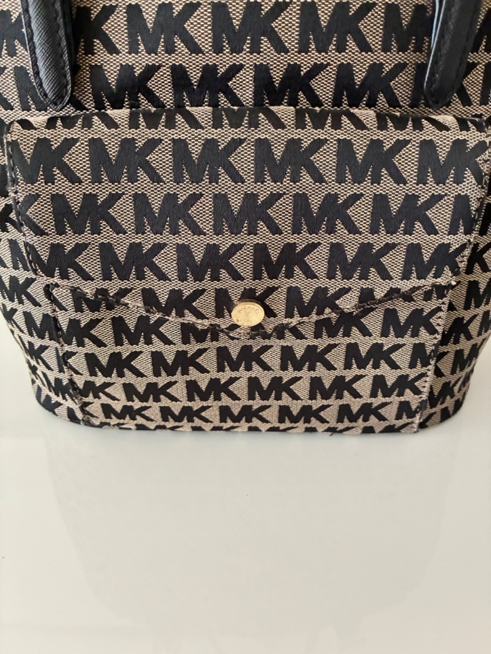 Michael Kors bag - Picture 2 of 4